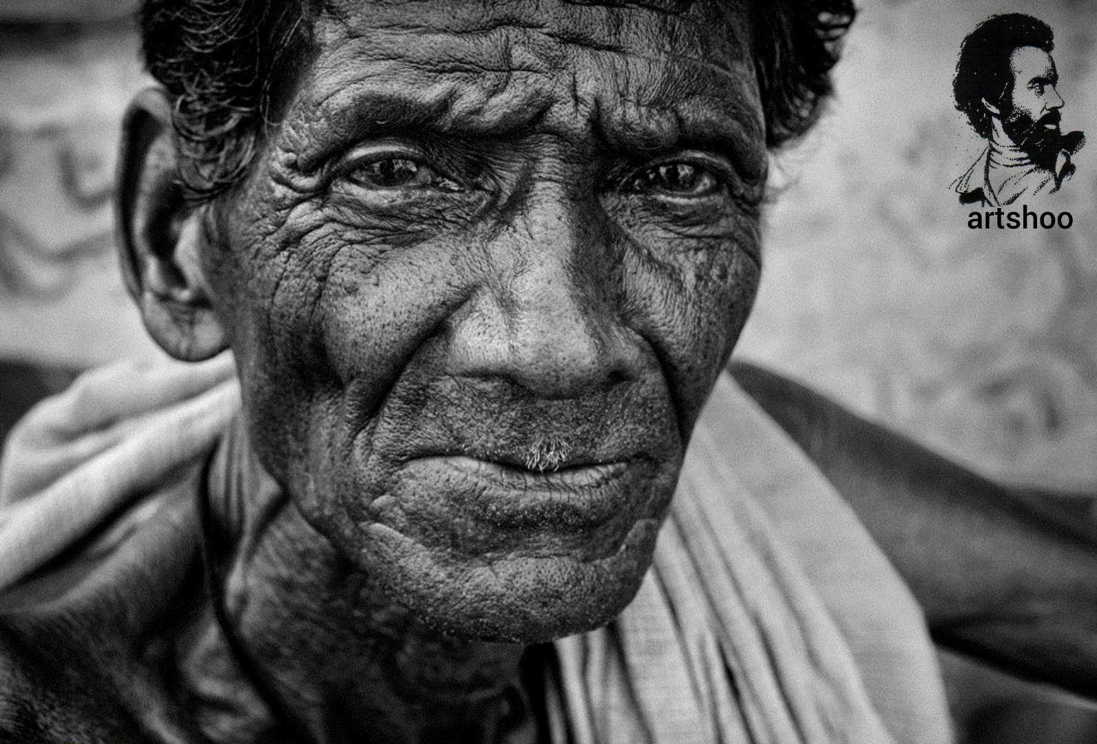 مدل پرتره سیاه قلم